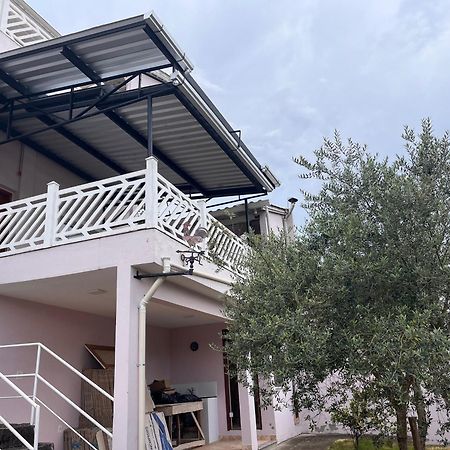 Casa com bela vista das montanhas em Conservatória Exterior foto