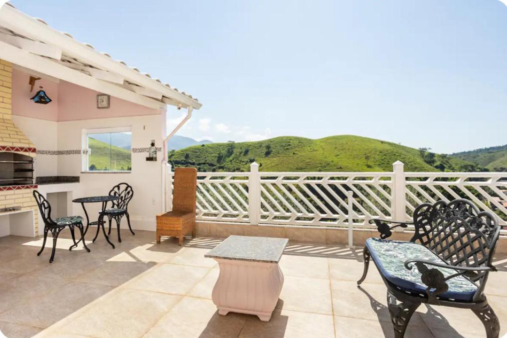 Casa com bela vista das montanhas em Conservatória Exterior foto