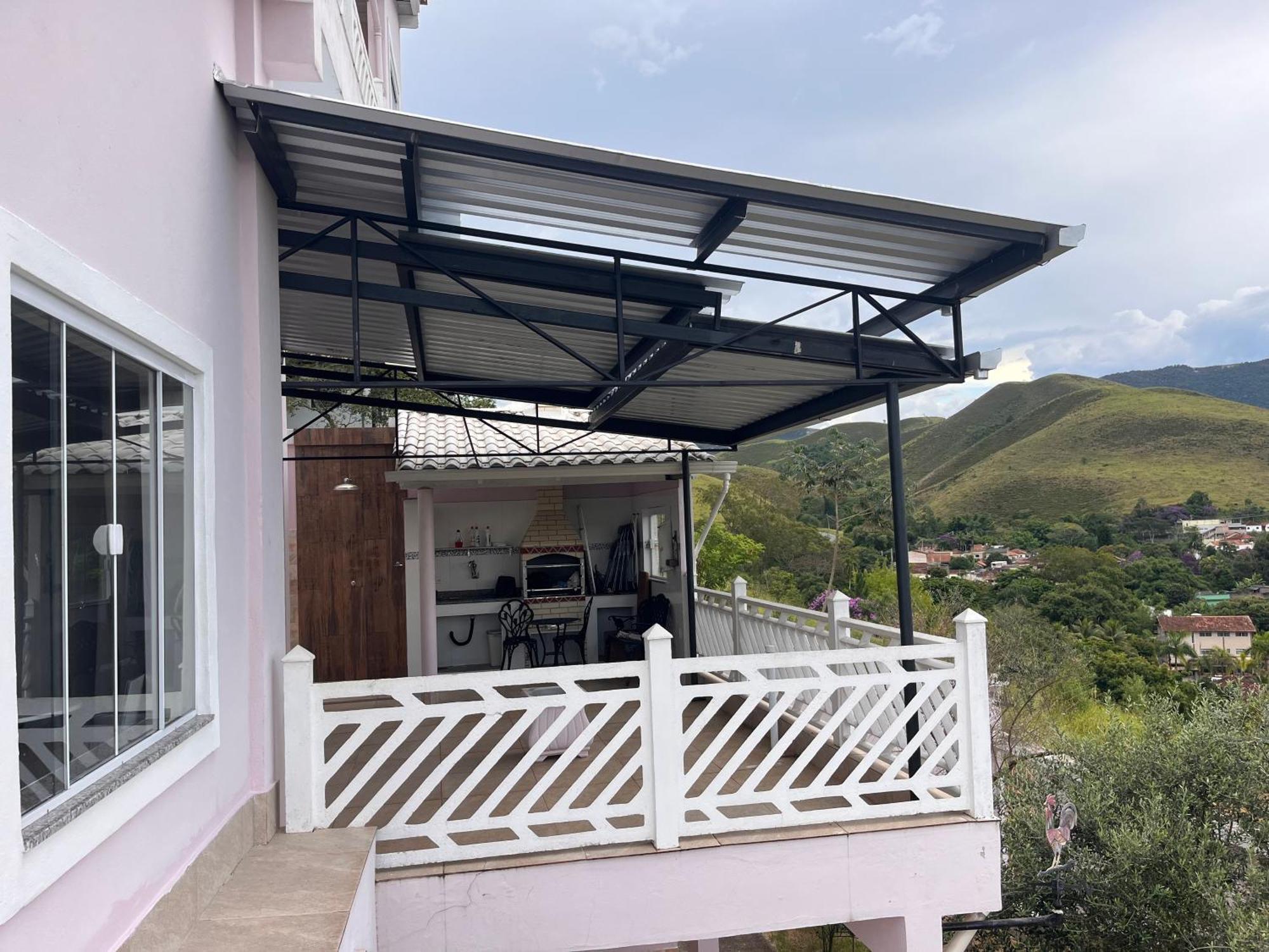 Casa com bela vista das montanhas em Conservatória Exterior foto